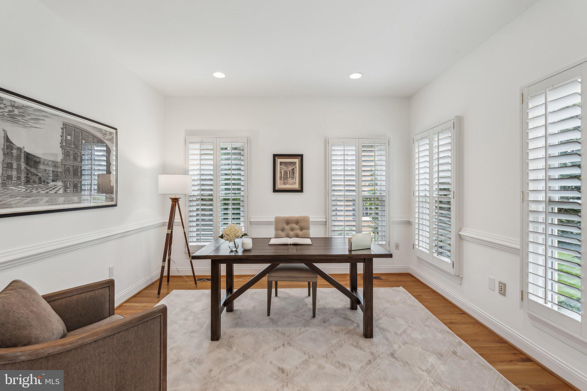 8109 Crooked Oaks Ct