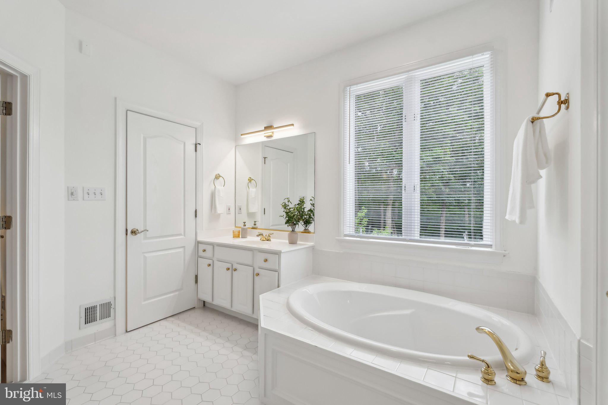 8109 Crooked Oaks Ct