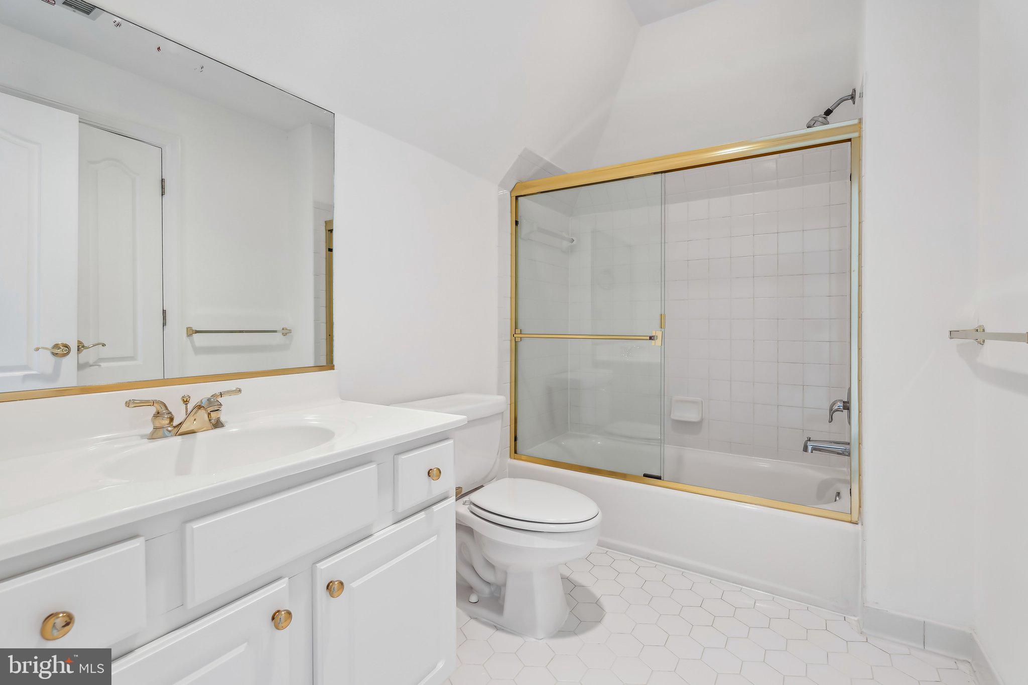 8109 Crooked Oaks Ct