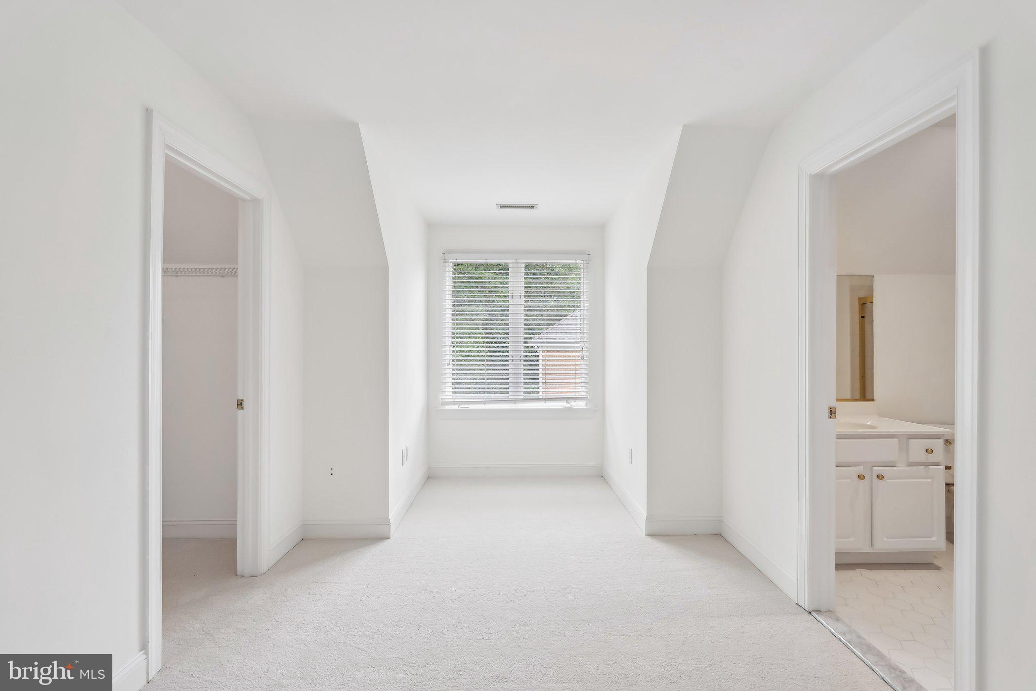 8109 Crooked Oaks Ct