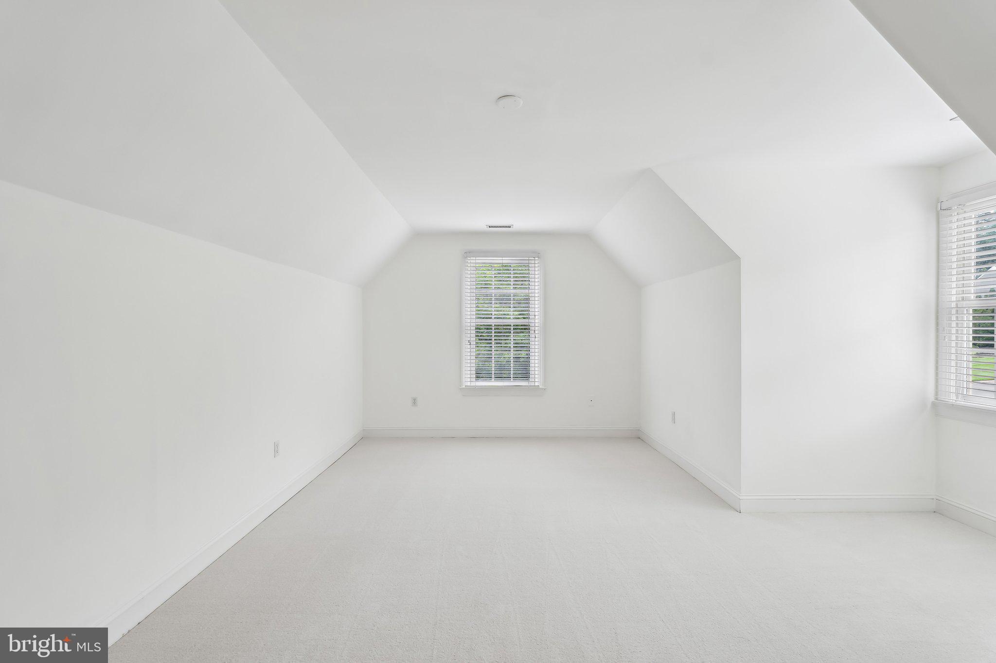 8109 Crooked Oaks Ct