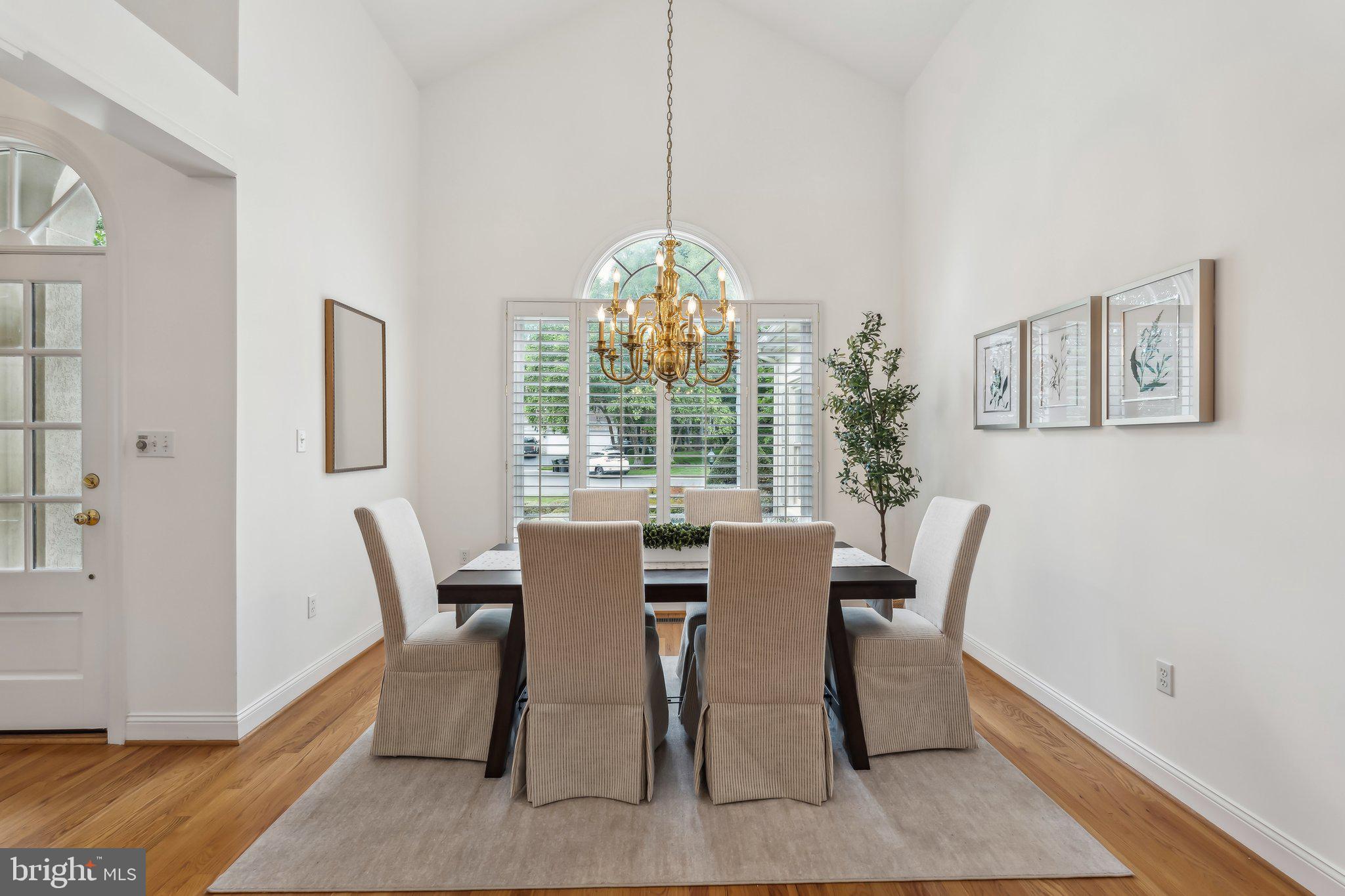 8109 Crooked Oaks Ct