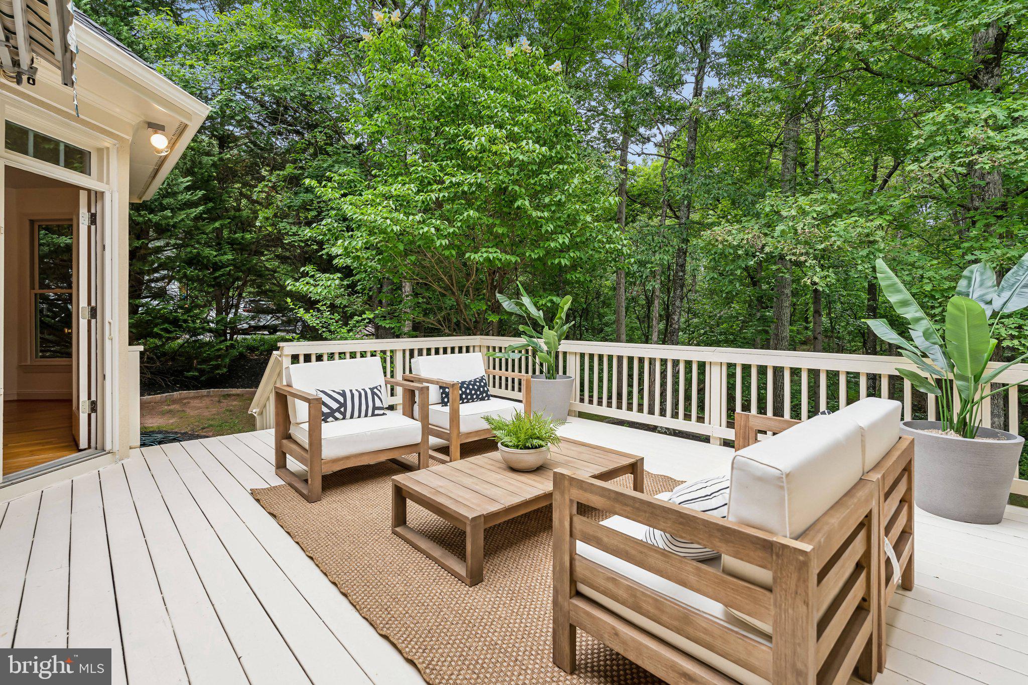 8109 Crooked Oaks Ct