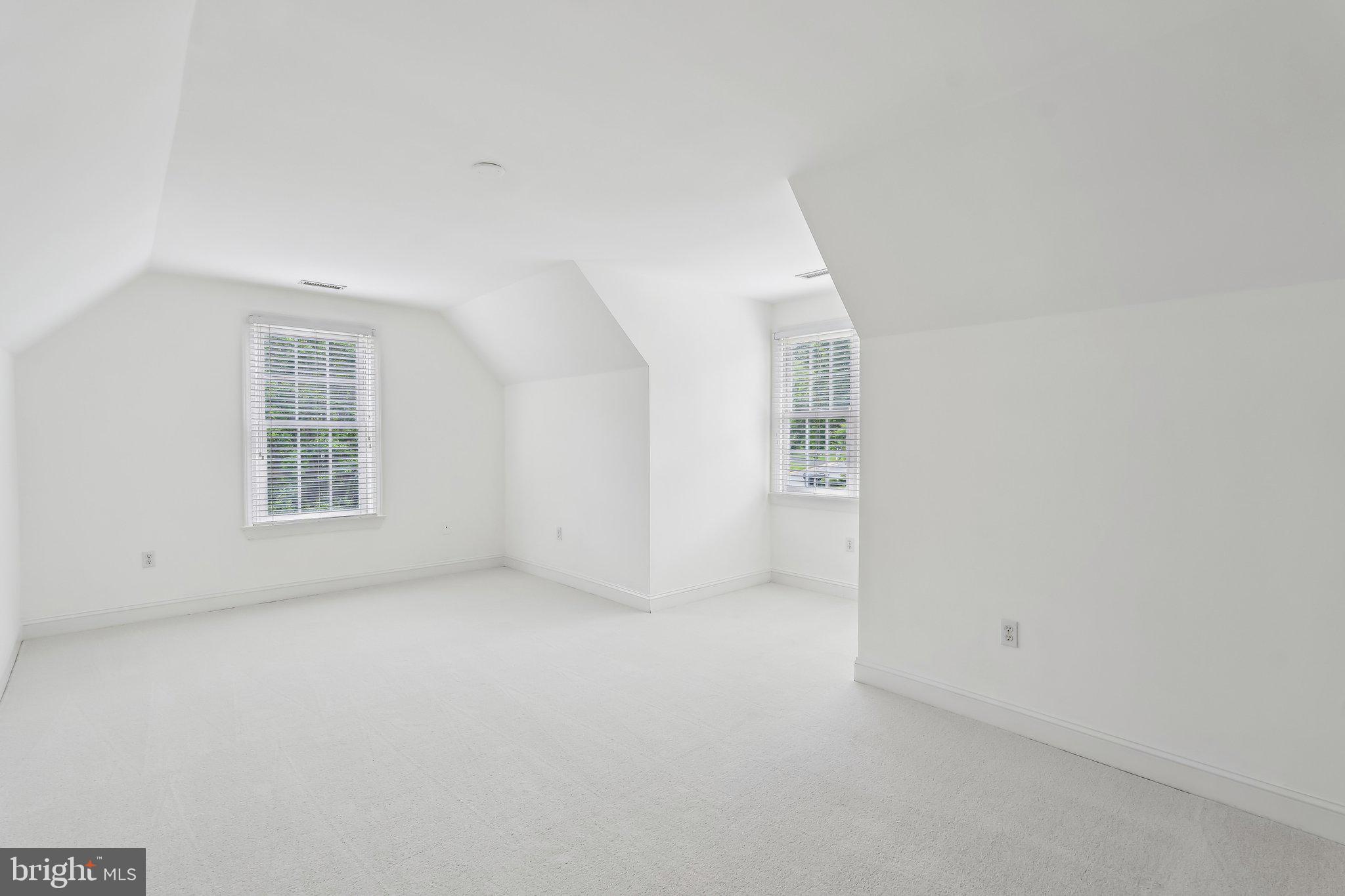 8109 Crooked Oaks Ct