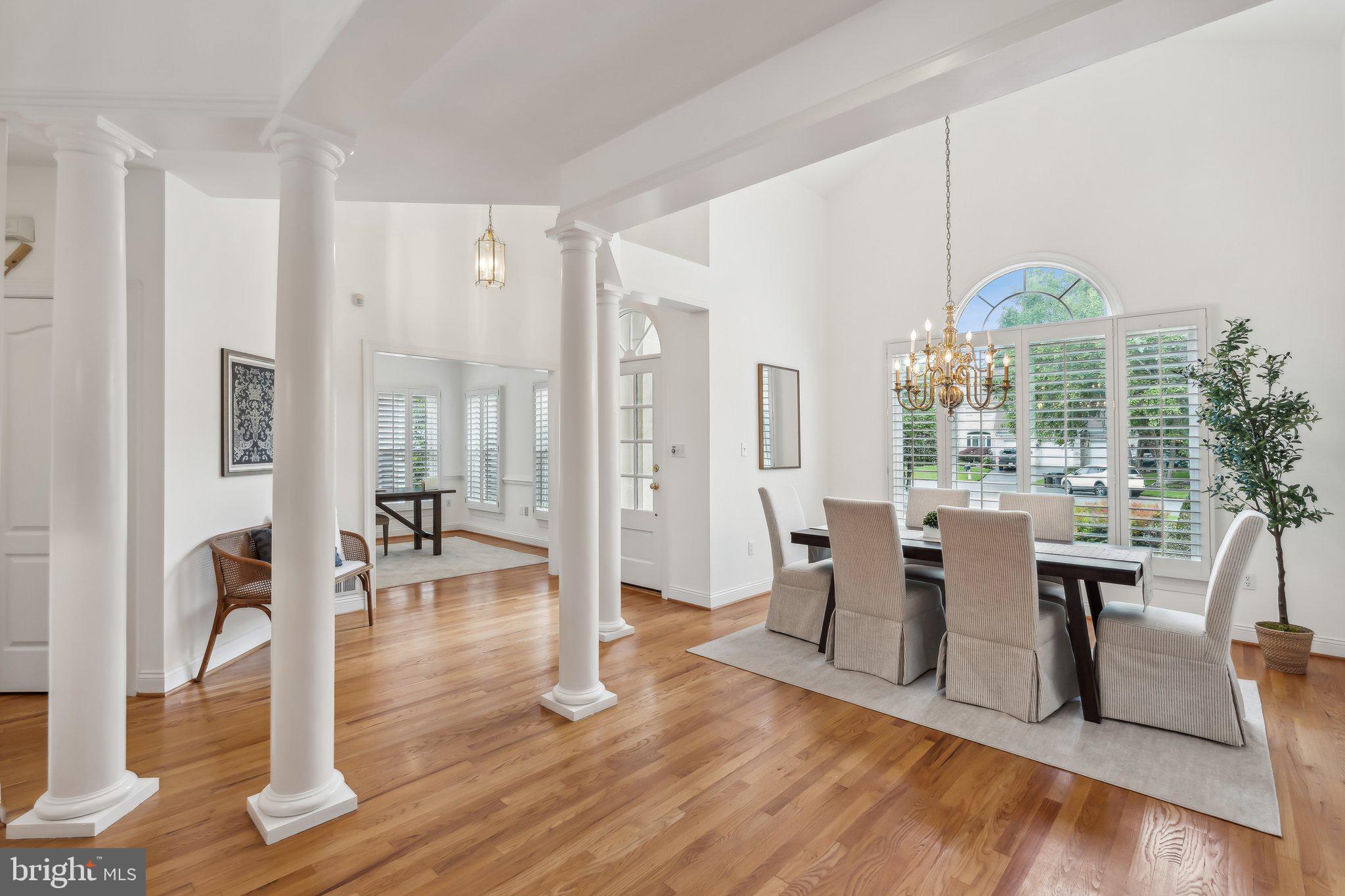 8109 Crooked Oaks Ct