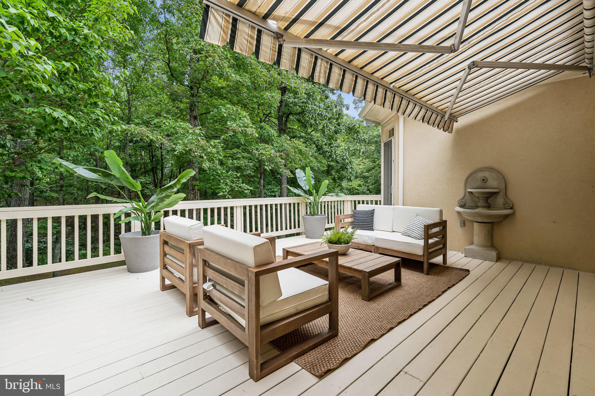 8109 Crooked Oaks Ct