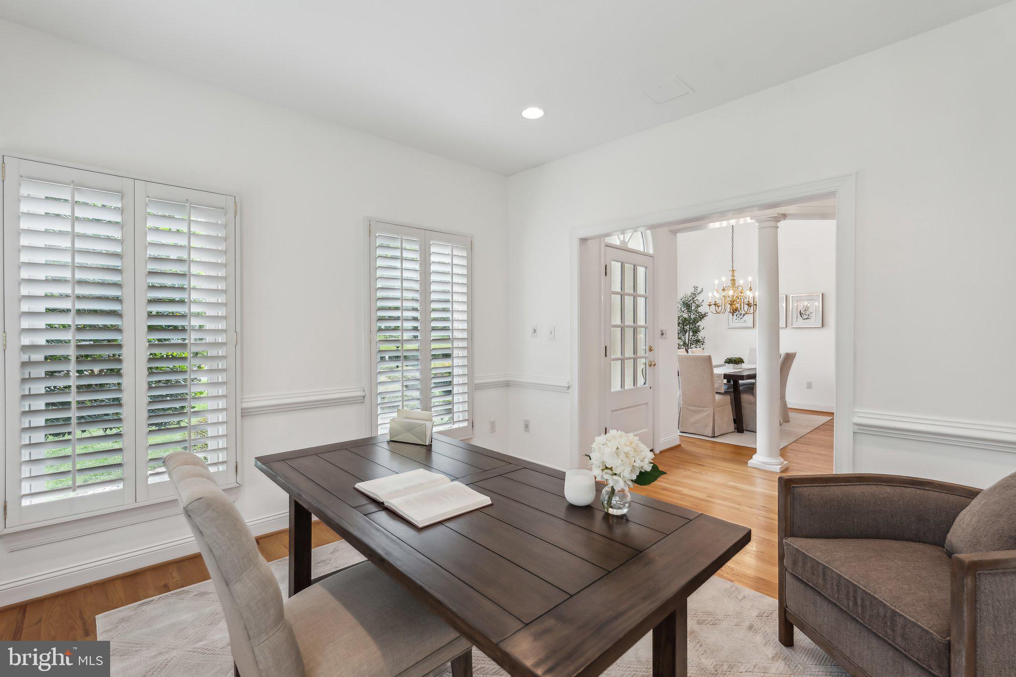 8109 Crooked Oaks Ct