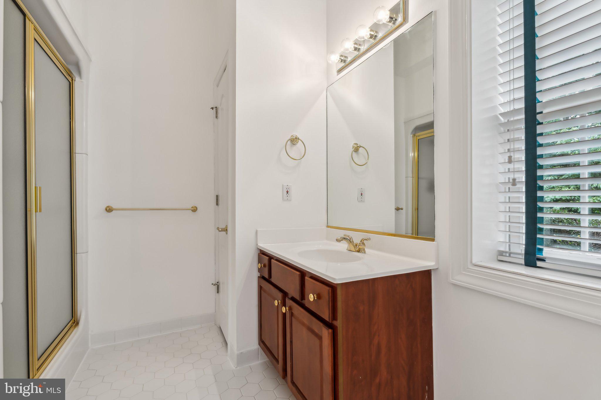 8109 Crooked Oaks Ct