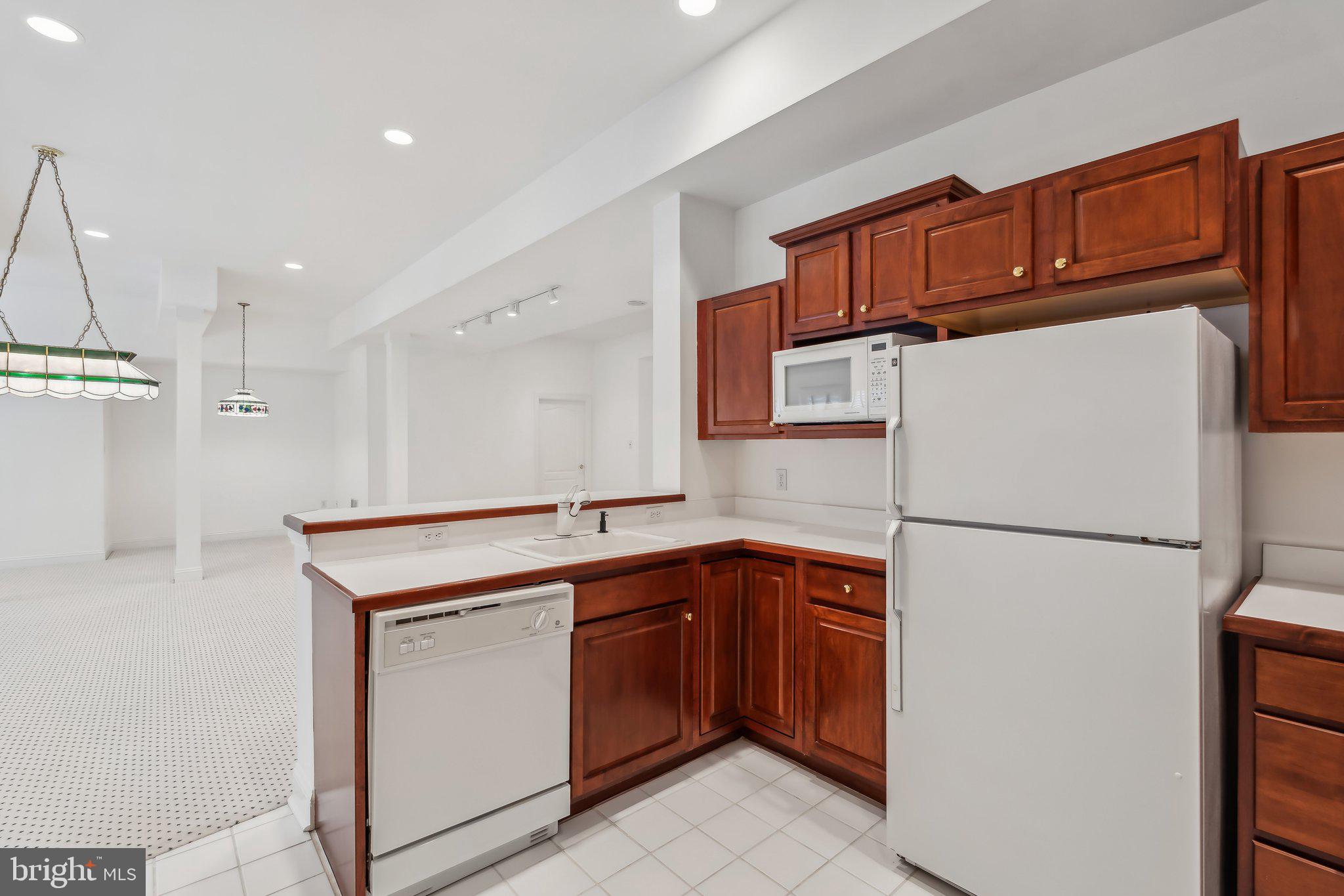 8109 Crooked Oaks Ct