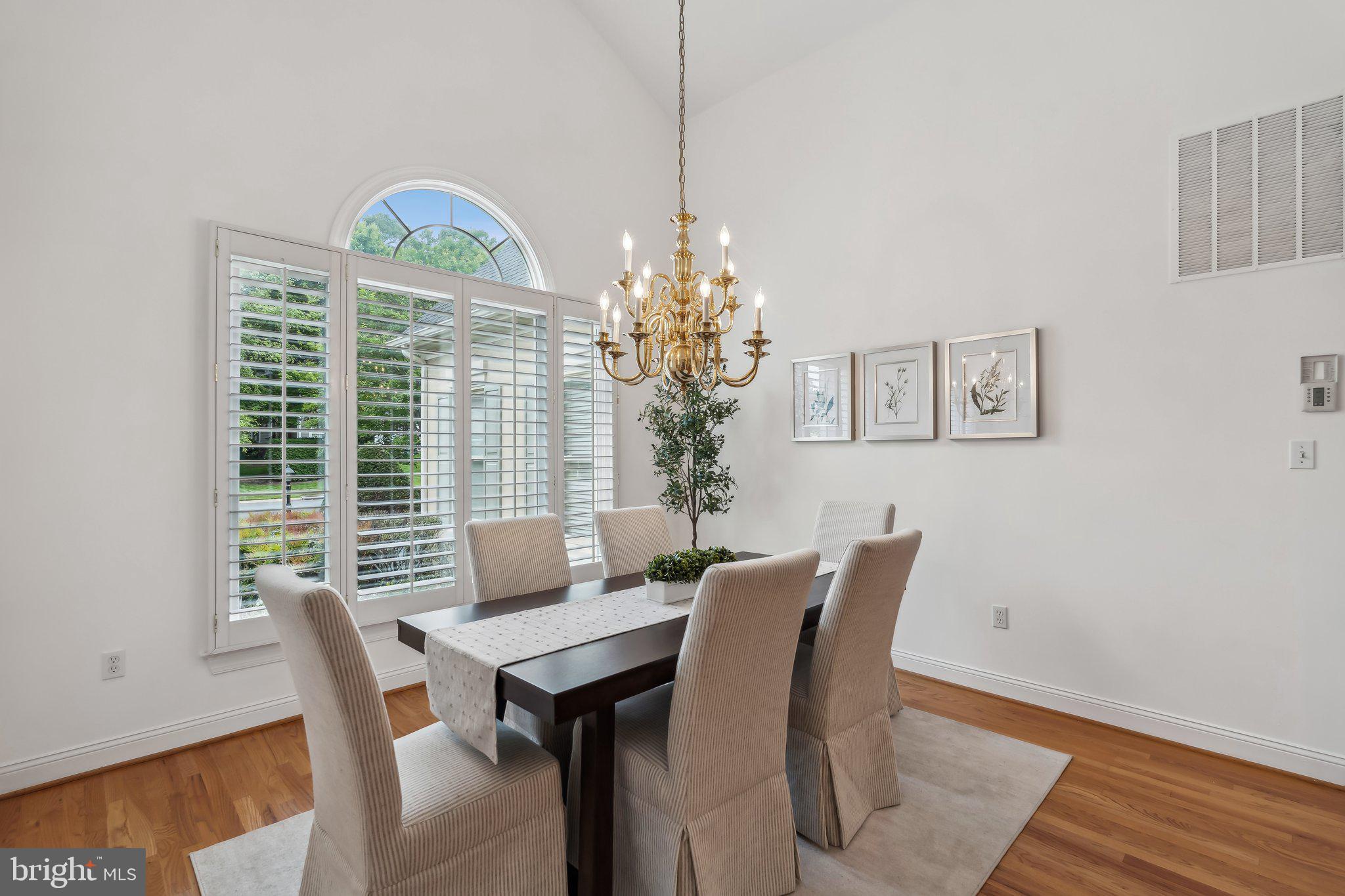 8109 Crooked Oaks Ct