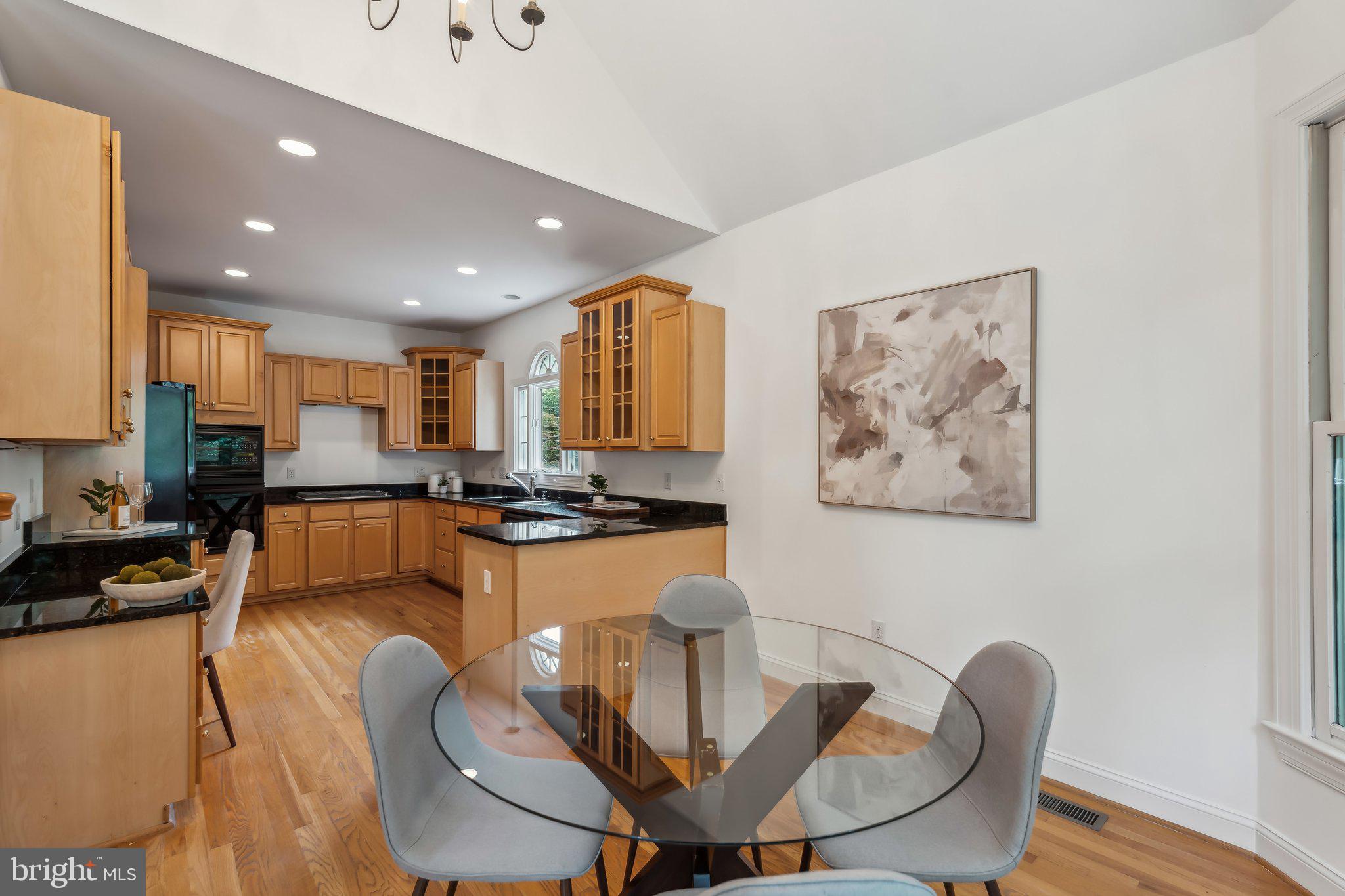 8109 Crooked Oaks Ct