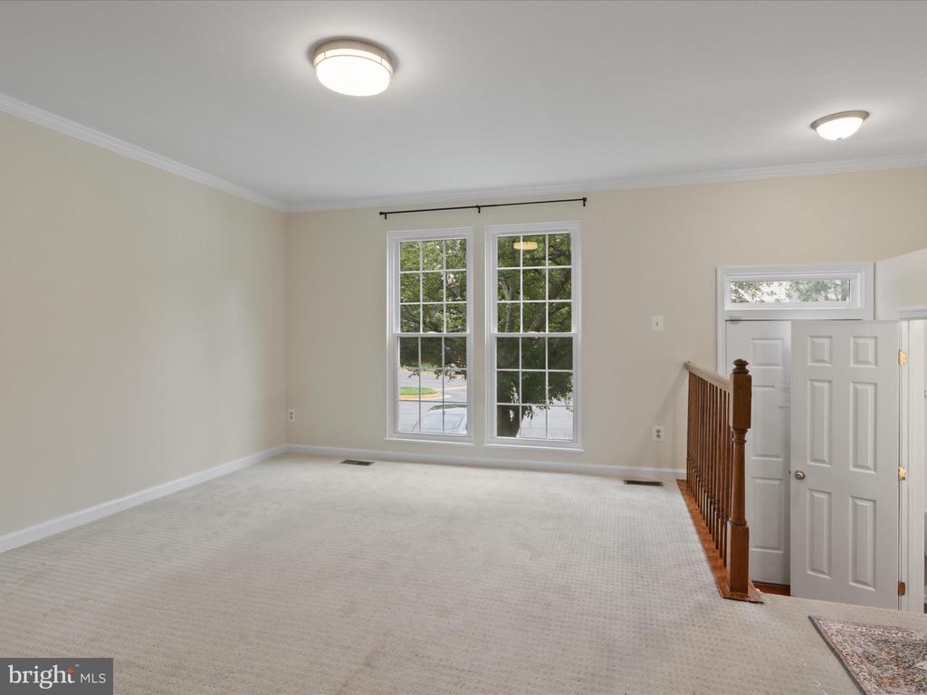 10612 Winfield Loop