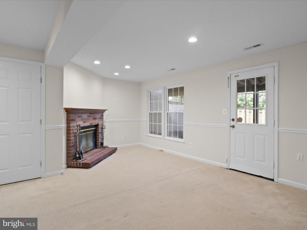 10612 Winfield Loop