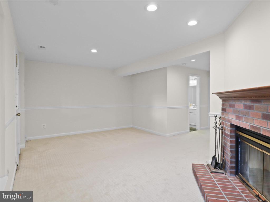 10612 Winfield Loop