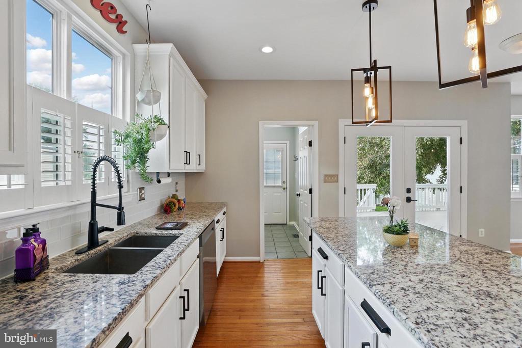 9901 Airedale Ct