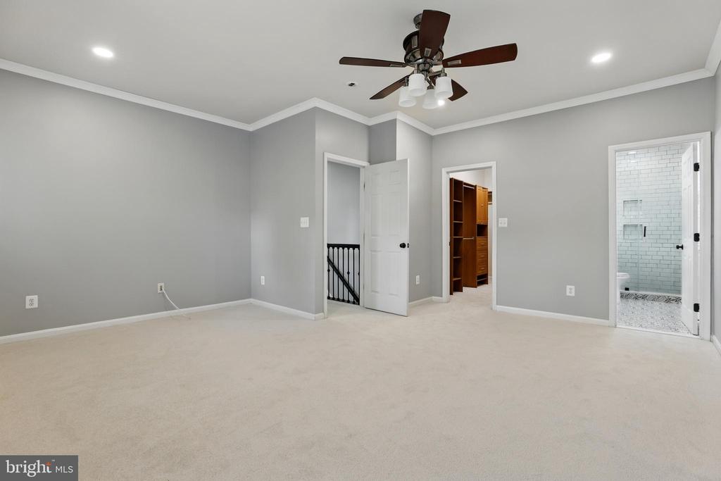 9901 Airedale Ct