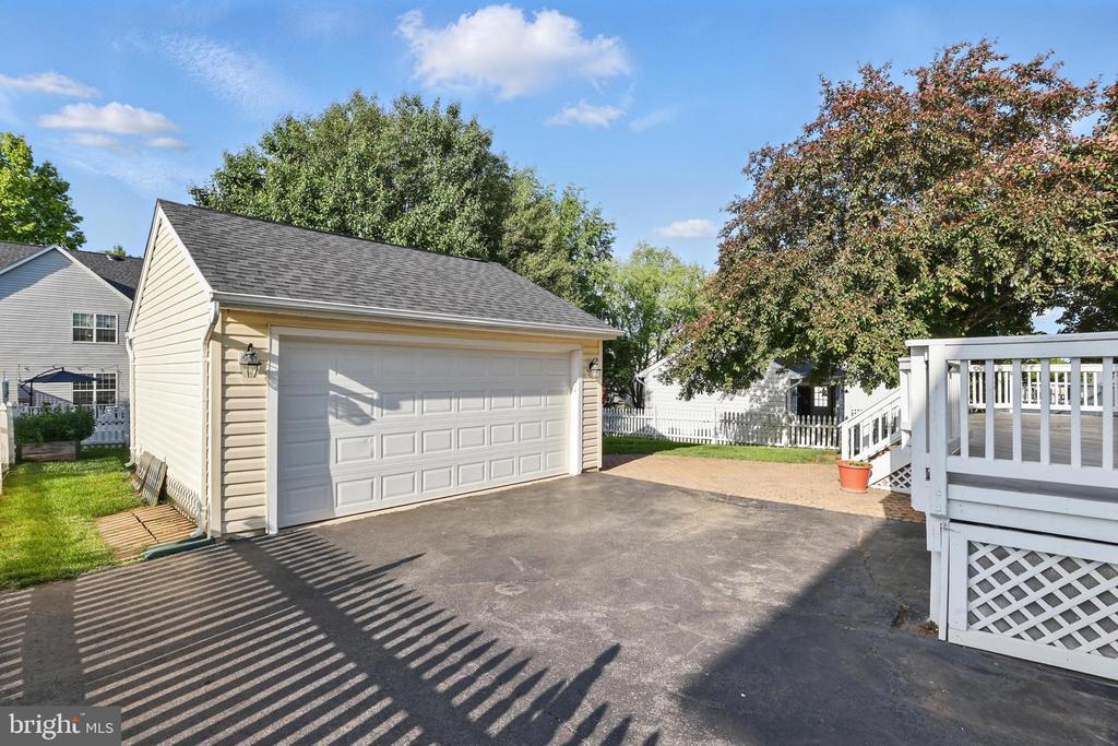9901 Airedale Ct