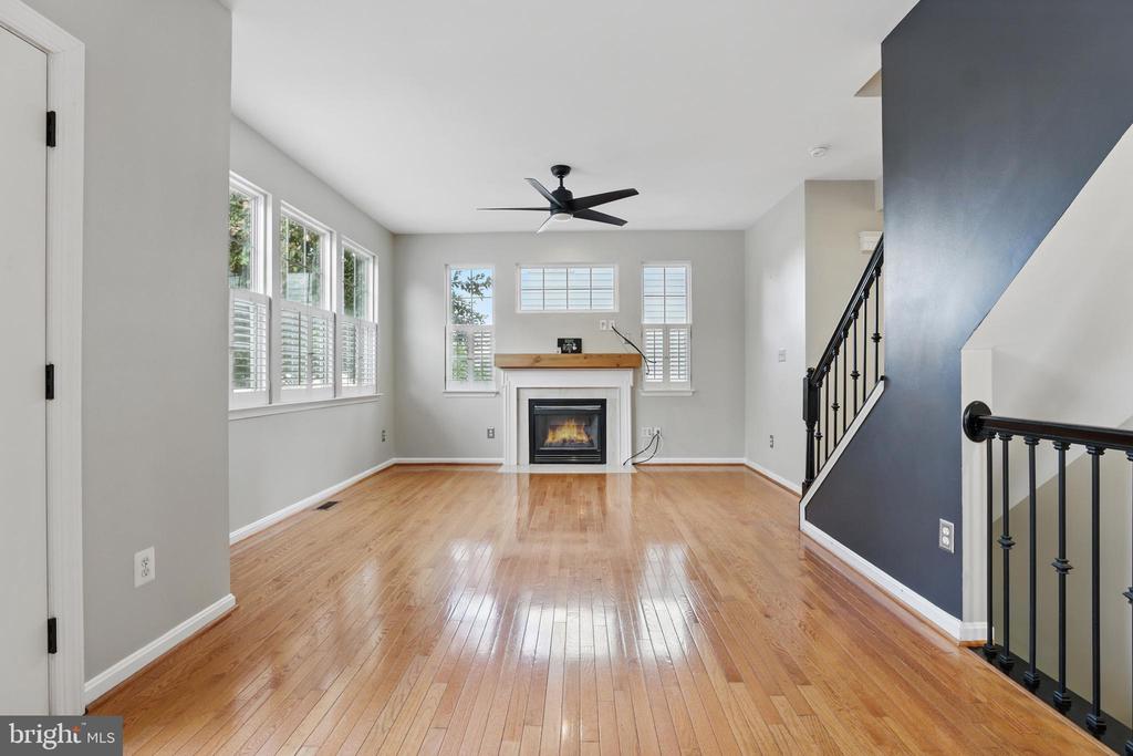 9901 Airedale Ct