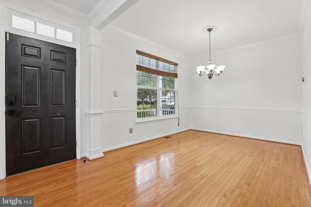 9901 Airedale Ct
