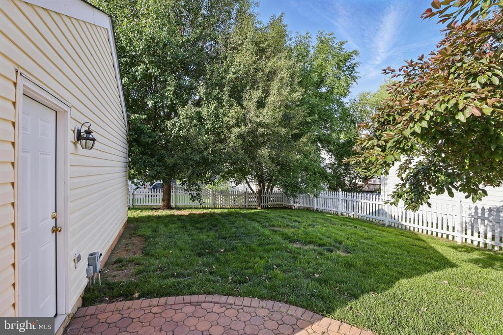 9901 Airedale Ct