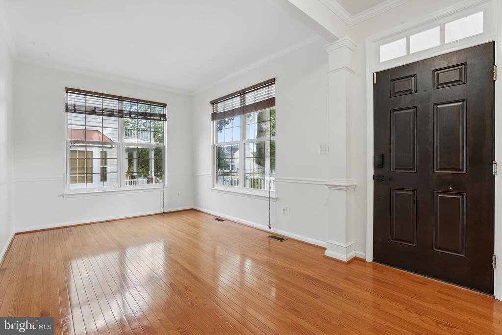 9901 Airedale Ct