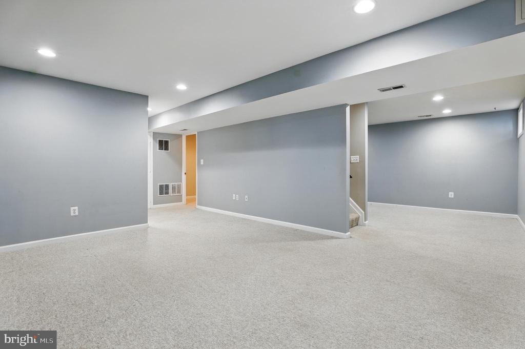 9901 Airedale Ct