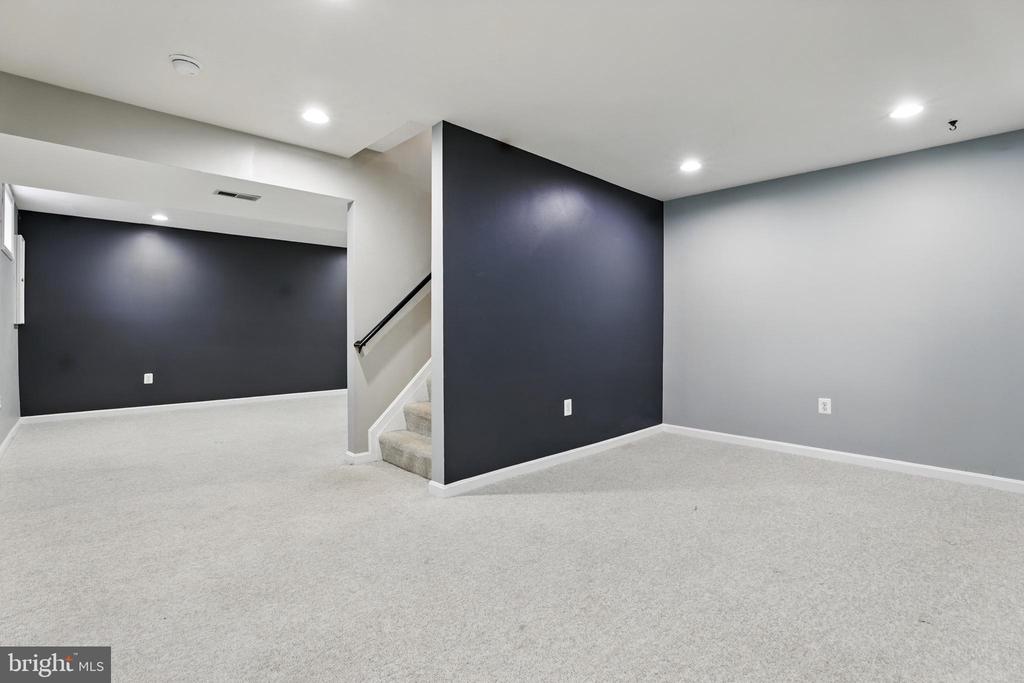9901 Airedale Ct