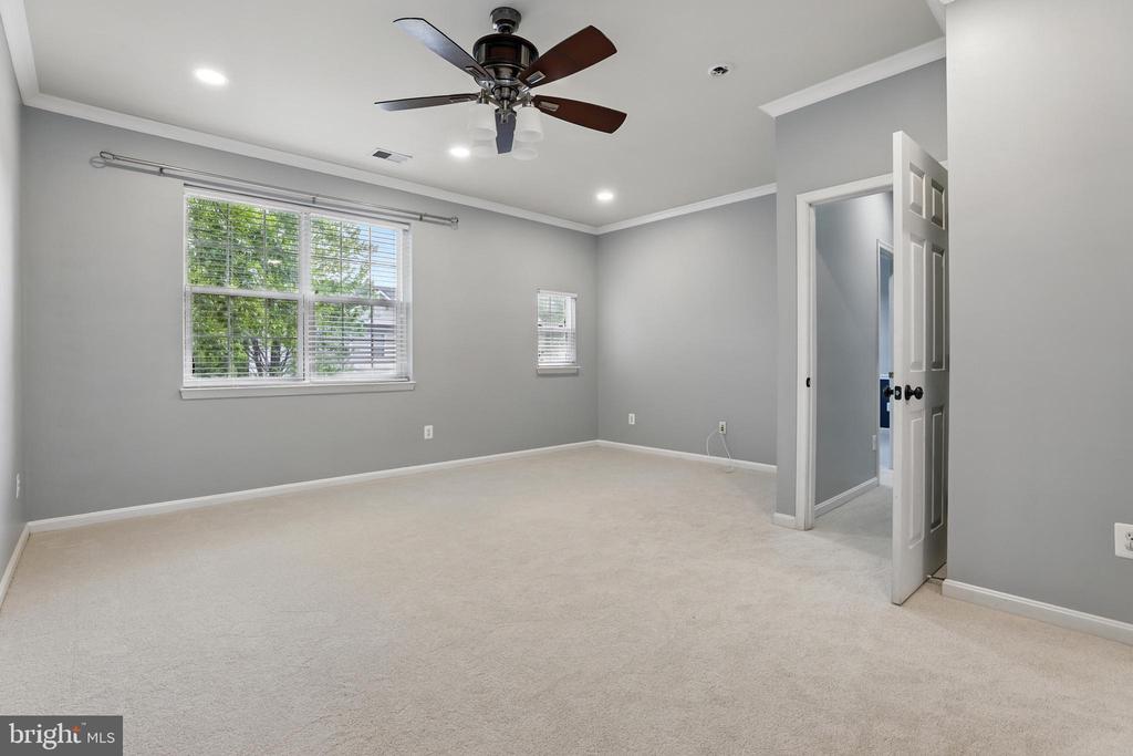9901 Airedale Ct