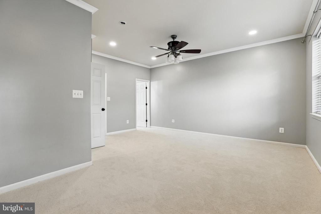 9901 Airedale Ct