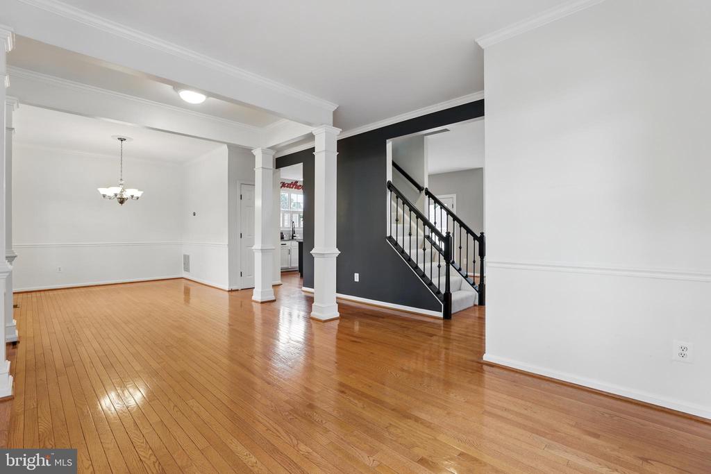 9901 Airedale Ct