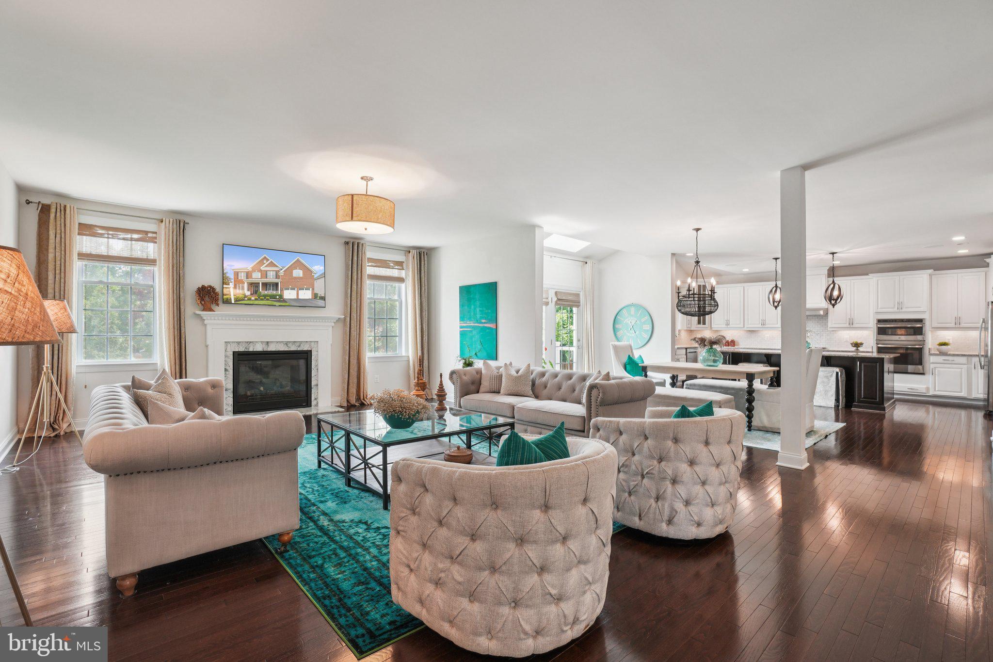 5845 Waterloo Bridge Cir