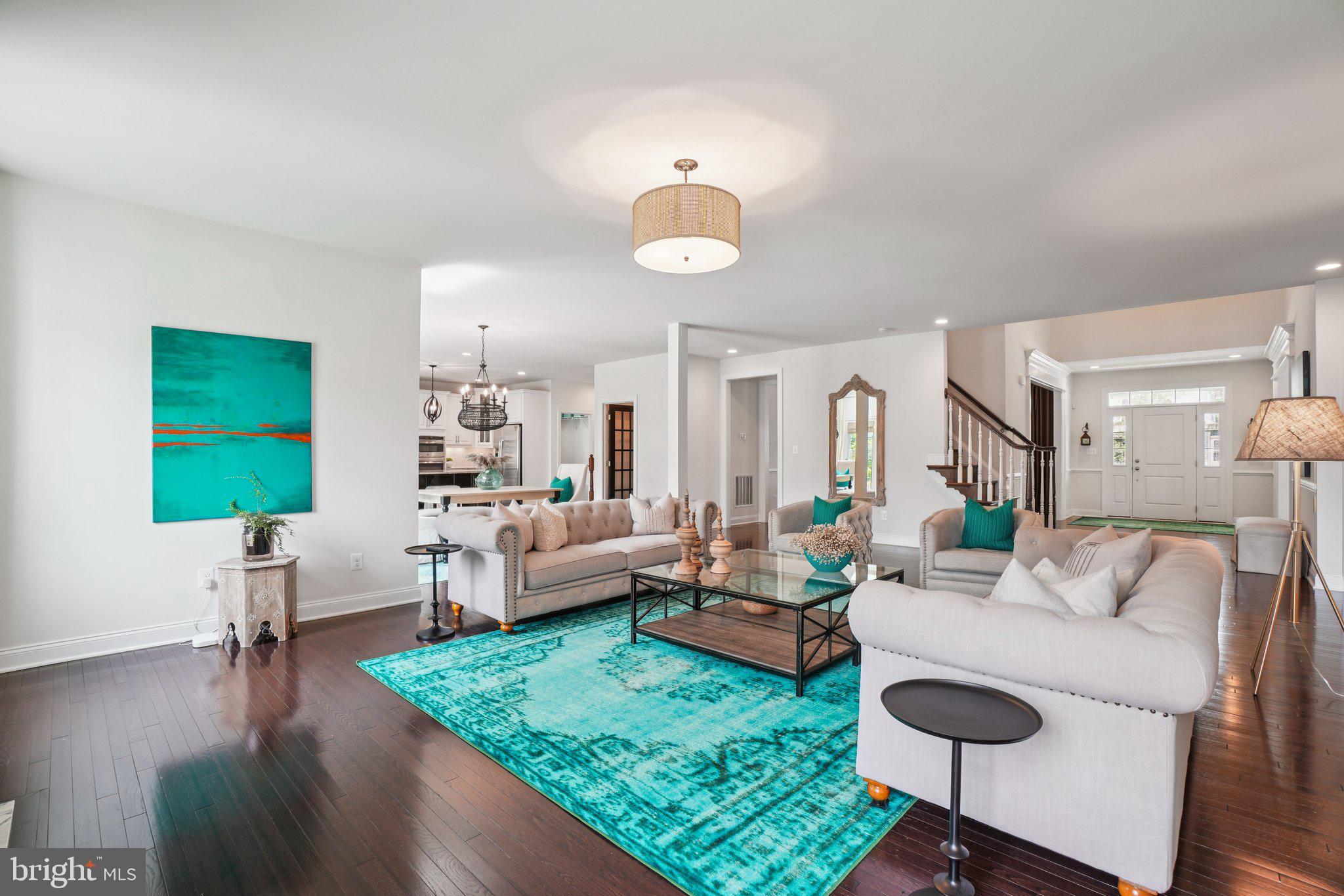 5845 Waterloo Bridge Cir