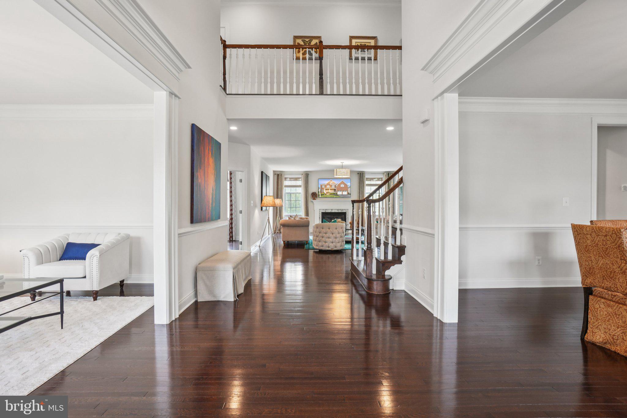 5845 Waterloo Bridge Cir