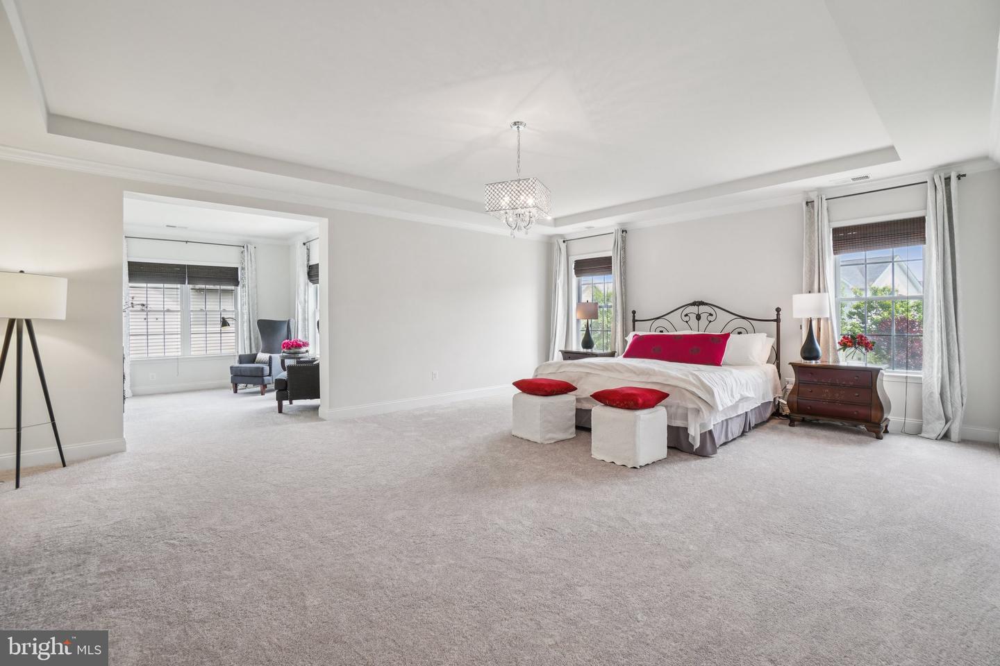5845 Waterloo Bridge Cir