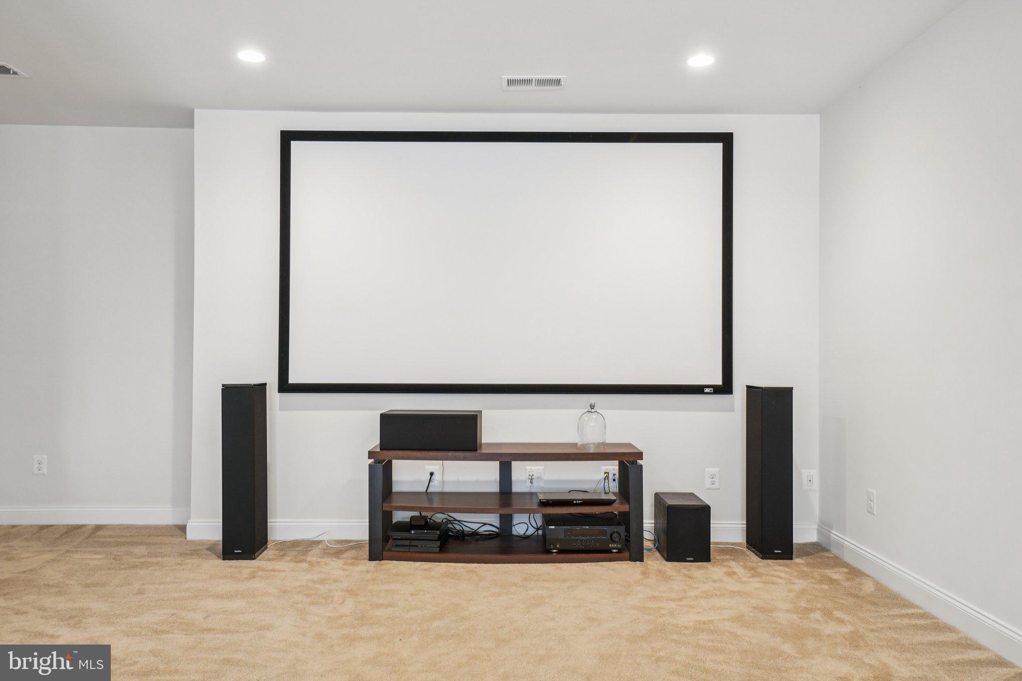 5845 Waterloo Bridge Cir