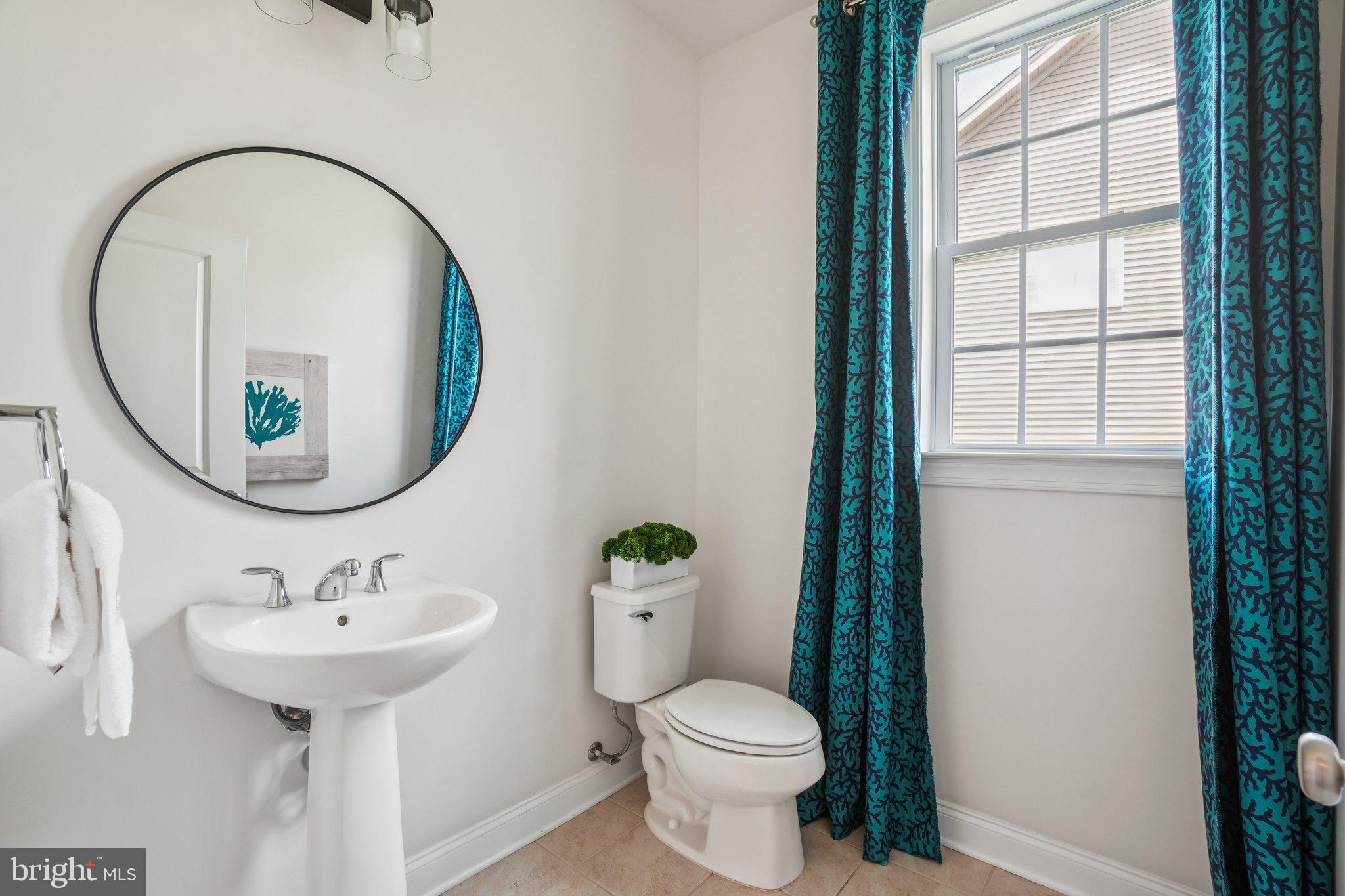 5845 Waterloo Bridge Cir