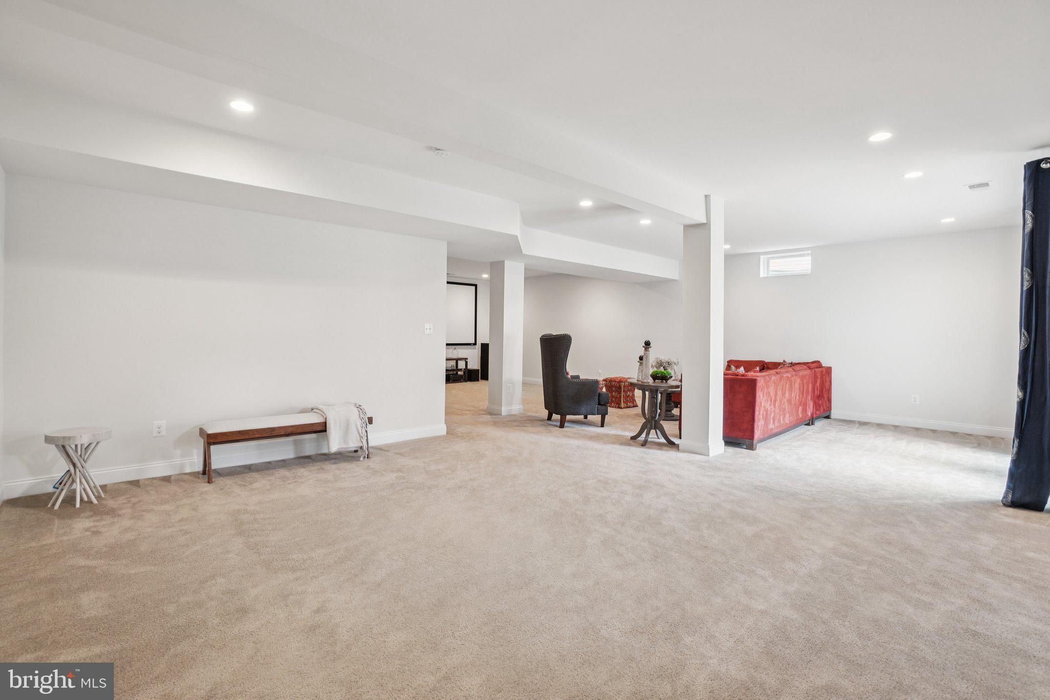 5845 Waterloo Bridge Cir