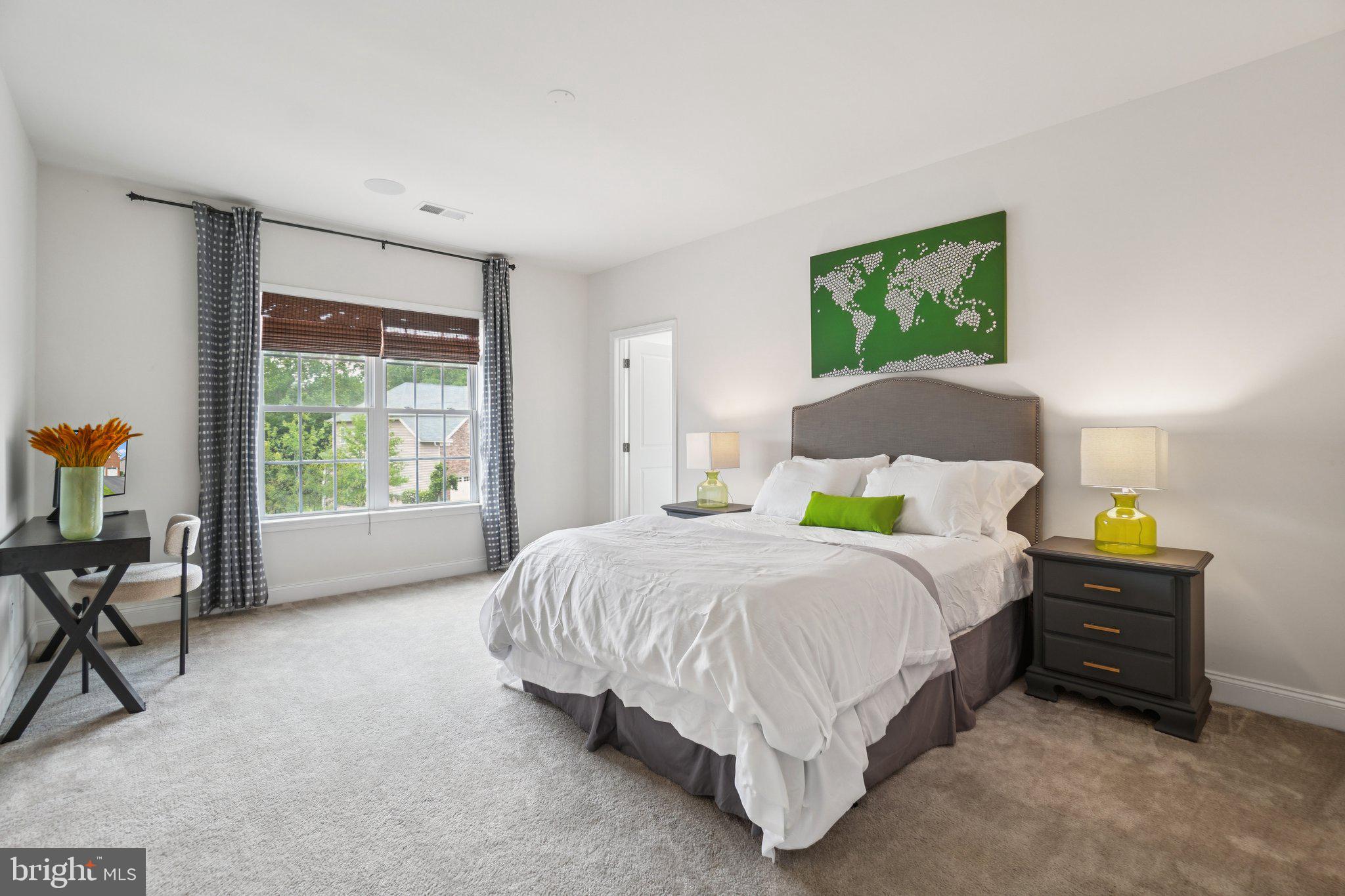 5845 Waterloo Bridge Cir