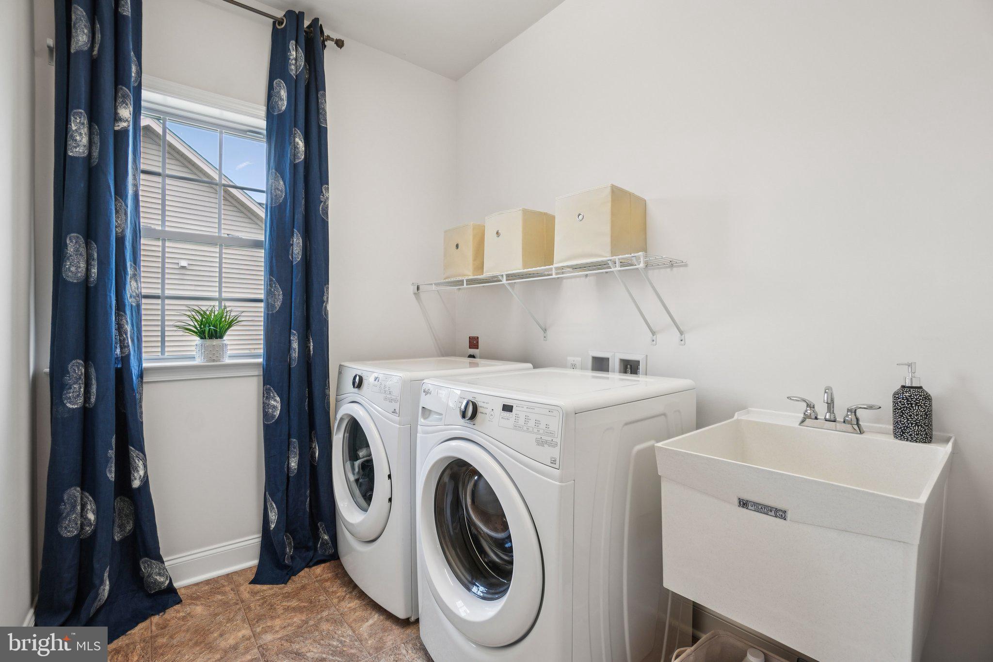 5845 Waterloo Bridge Cir