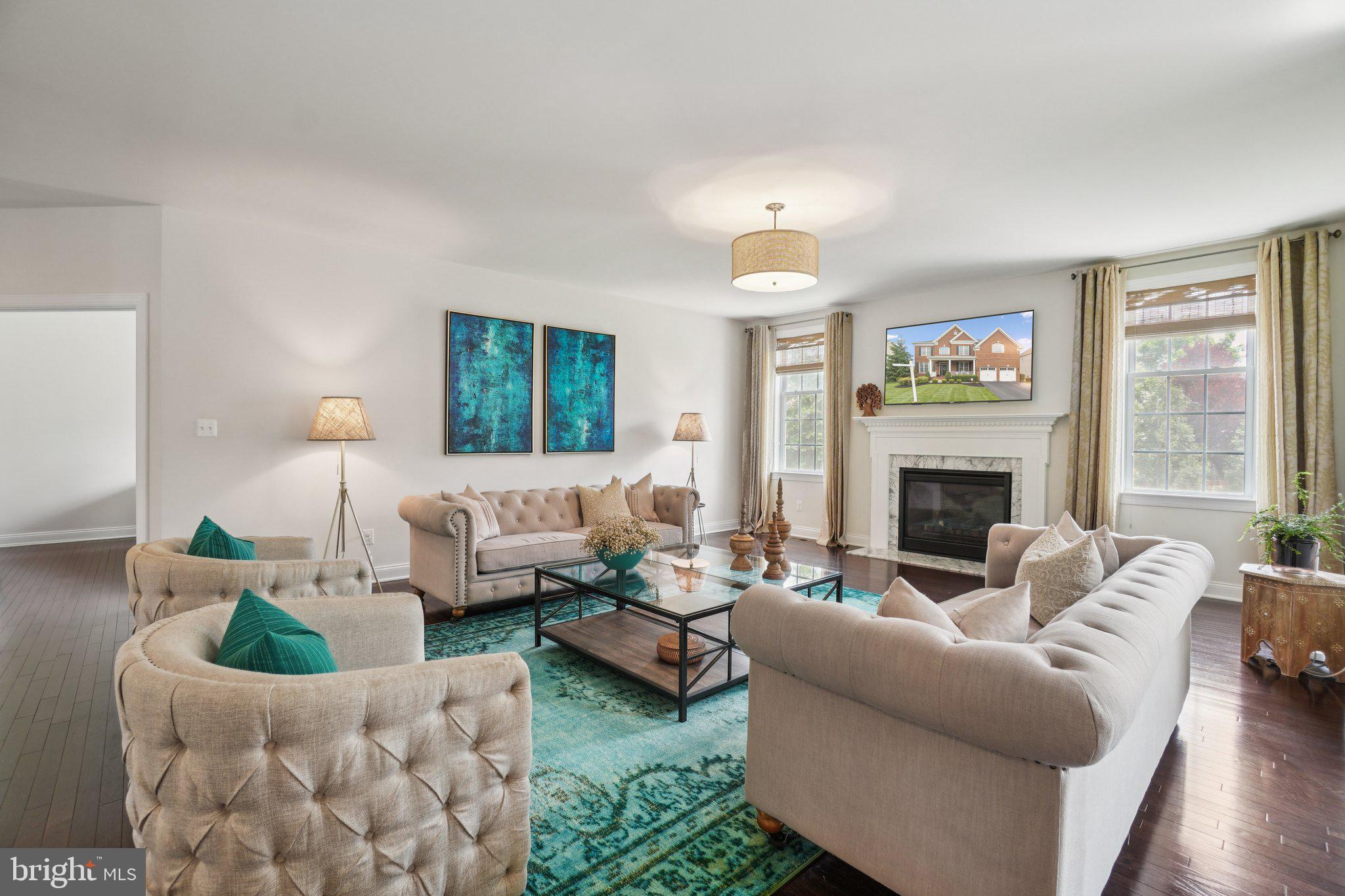 5845 Waterloo Bridge Cir