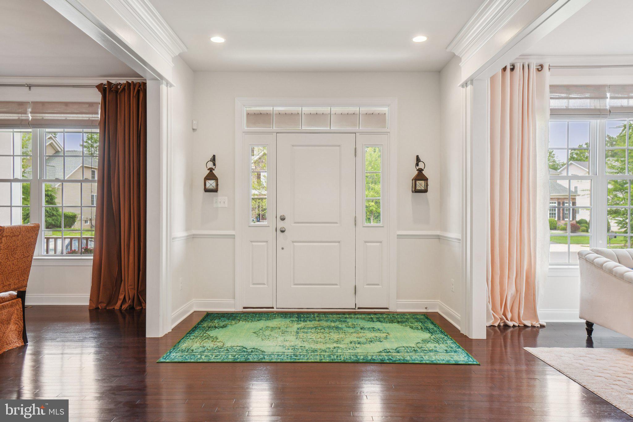 5845 Waterloo Bridge Cir