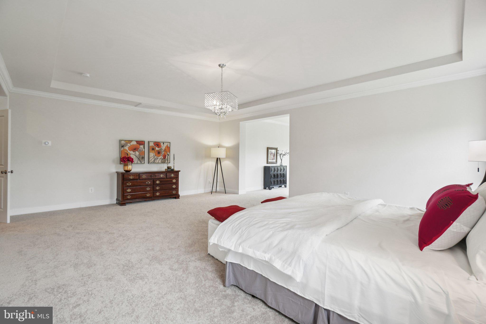 5845 Waterloo Bridge Cir