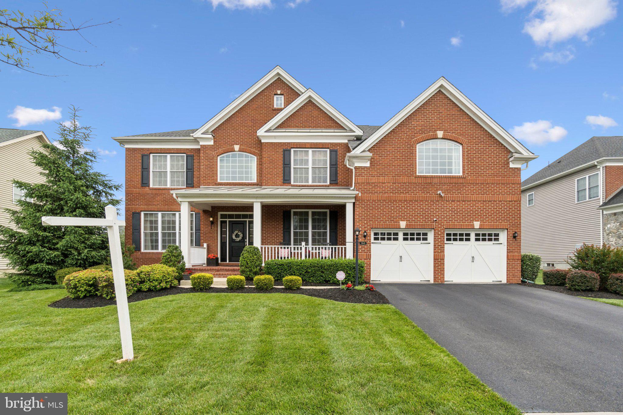 5845 Waterloo Bridge Cir