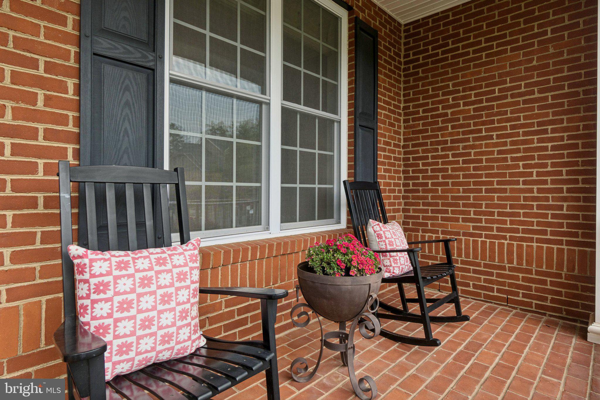 5845 Waterloo Bridge Cir