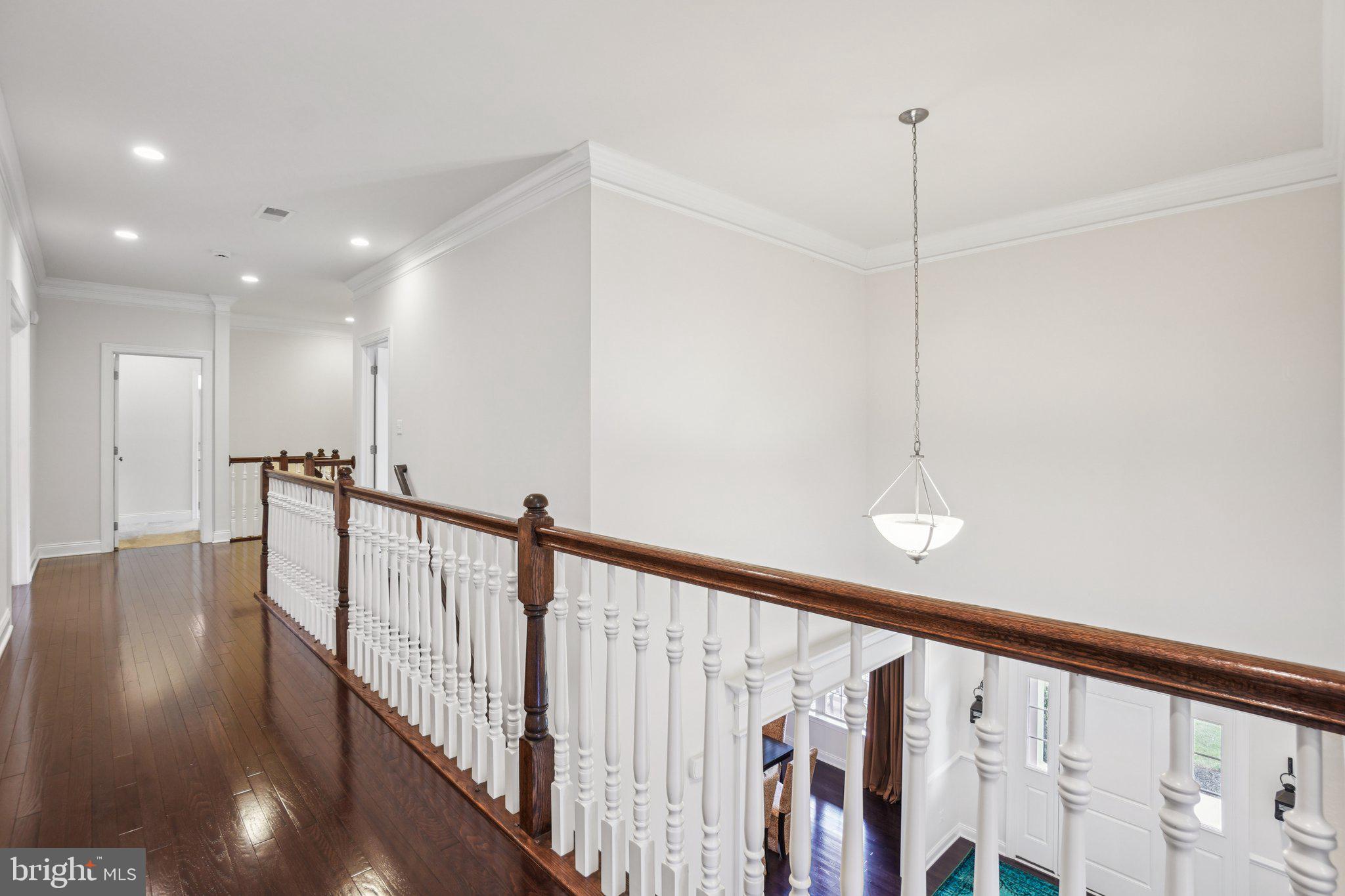 5845 Waterloo Bridge Cir