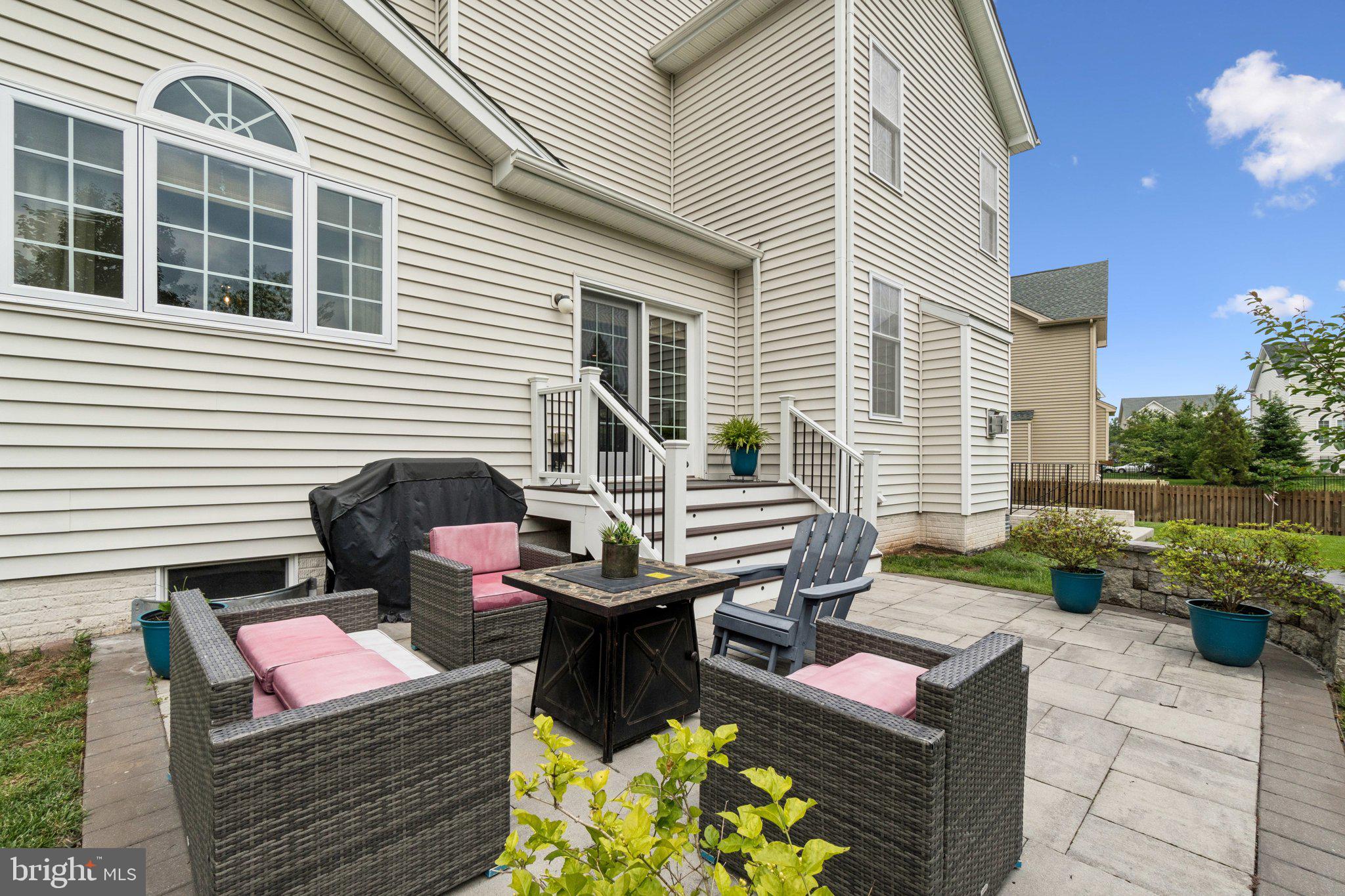 5845 Waterloo Bridge Cir