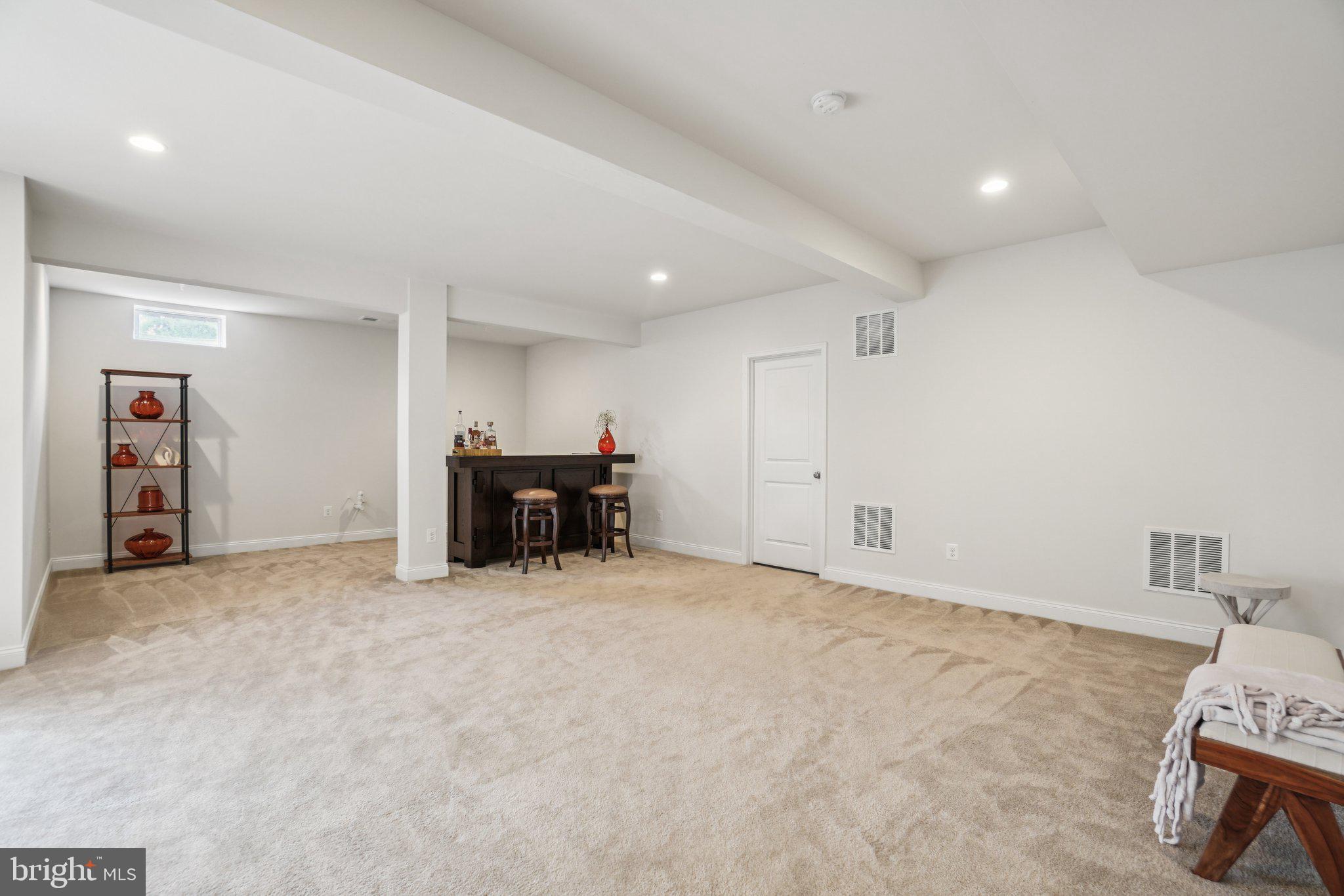 5845 Waterloo Bridge Cir