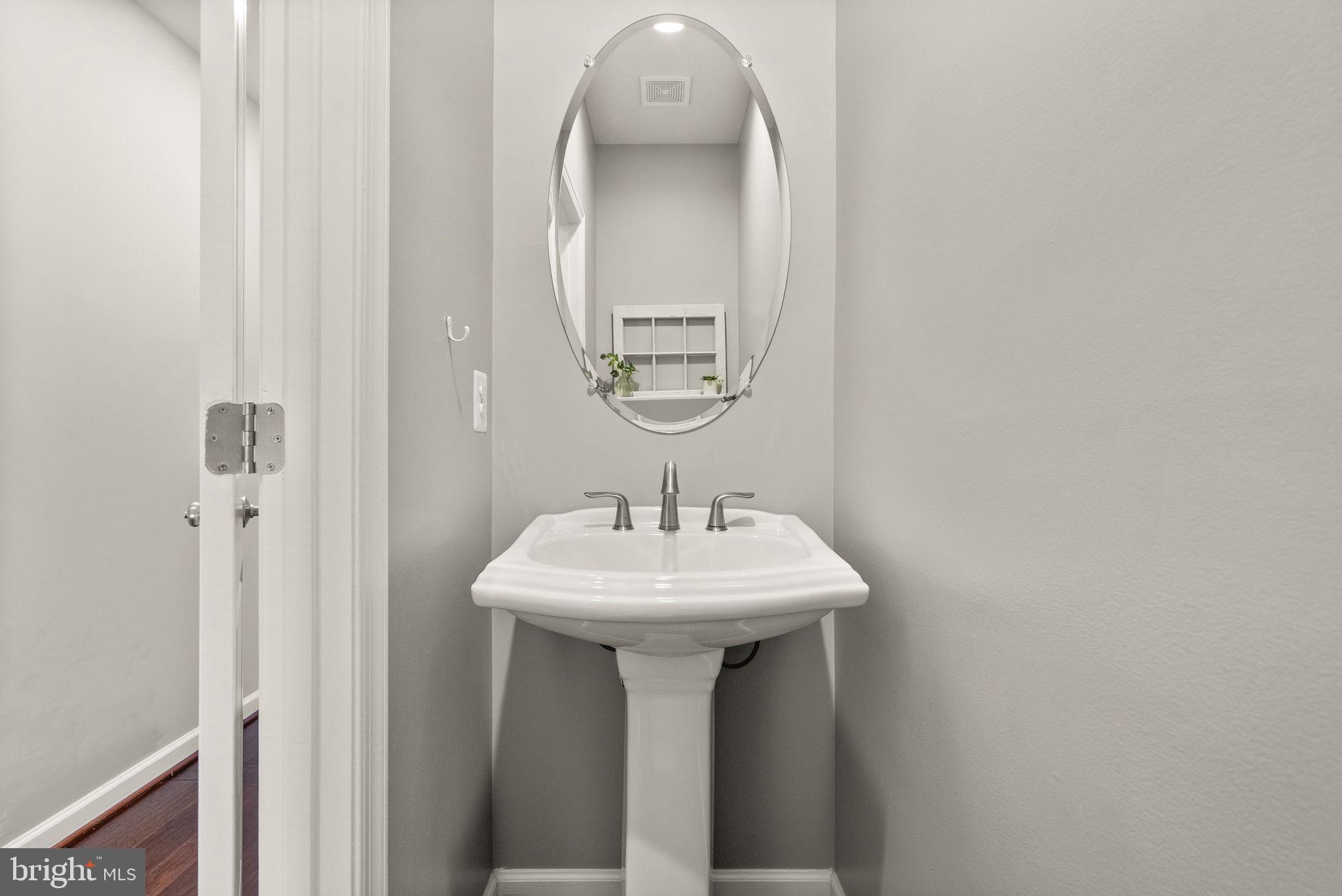 15964 Lowdermilk Pl