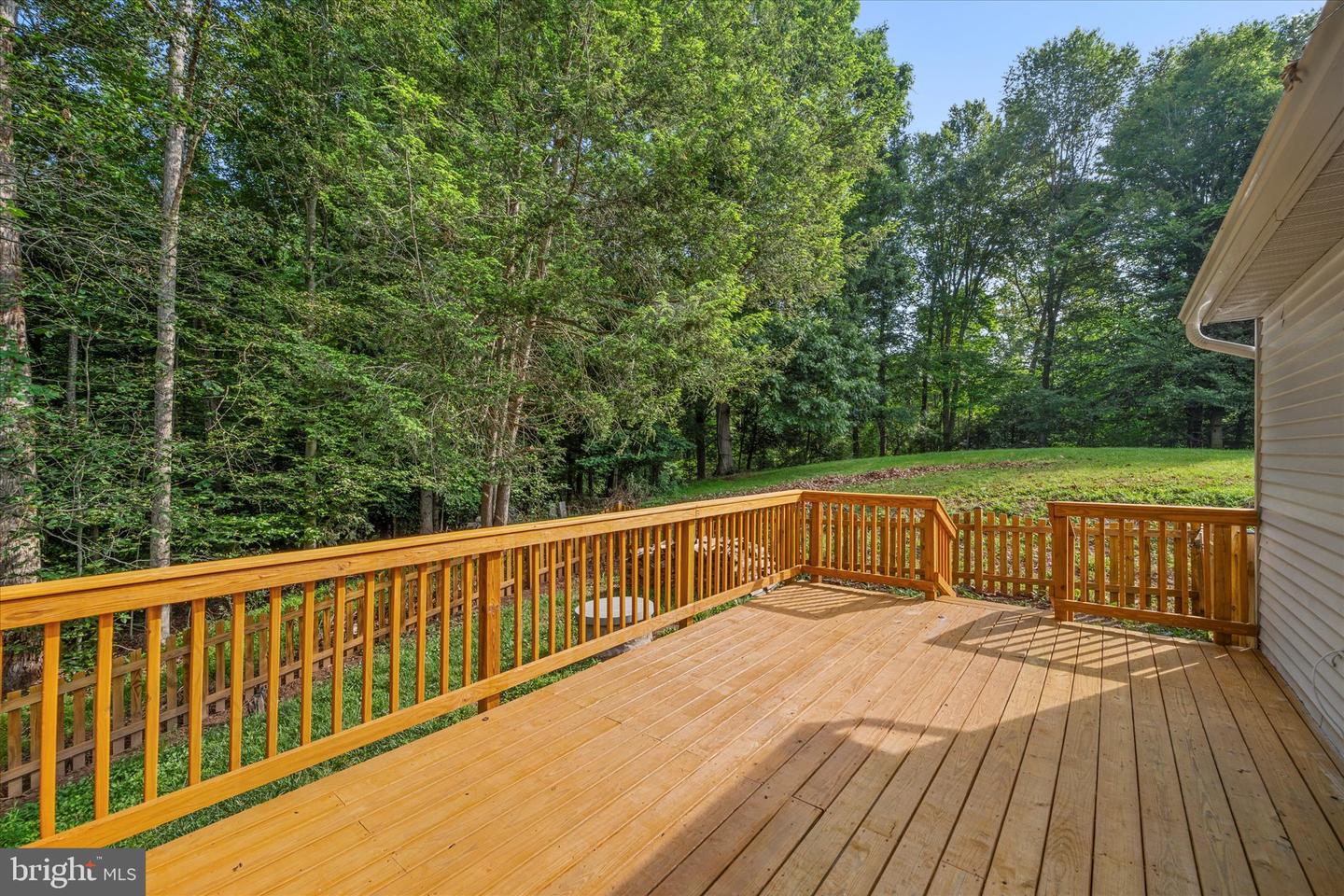 6112 Hillview Ct