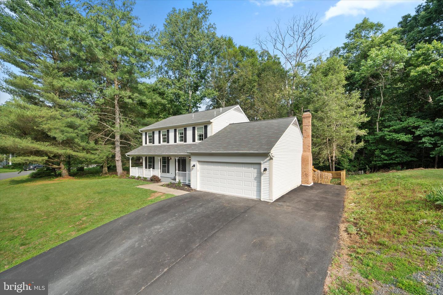 6112 Hillview Ct